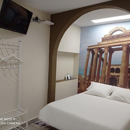 ERES EMÉRITA Apartamentos&Suites PARKING GRATUITO Mérida Esterno foto