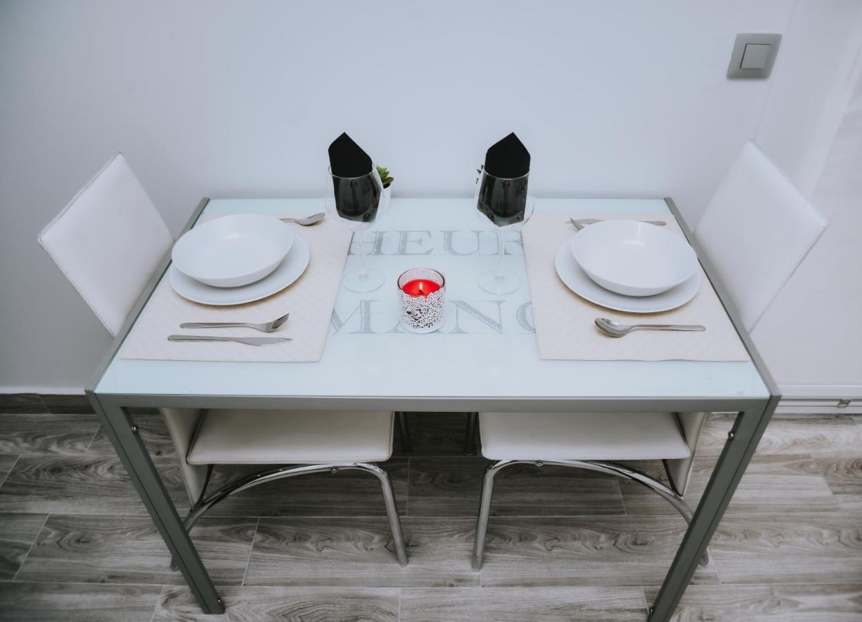 ERES EMÉRITA Apartamentos&Suites PARKING GRATUITO Mérida Esterno foto