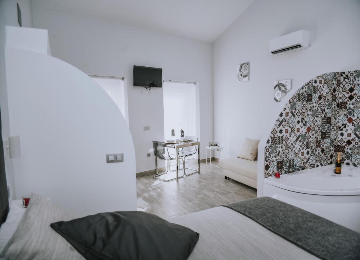 ERES EMÉRITA Apartamentos&Suites PARKING GRATUITO Mérida Esterno foto