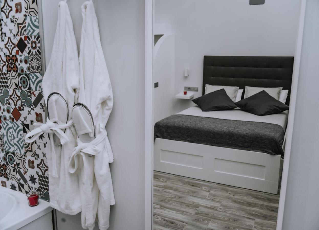 ERES EMÉRITA Apartamentos&Suites PARKING GRATUITO Mérida Esterno foto