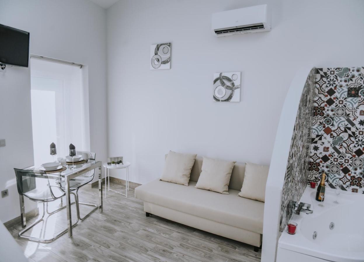 ERES EMÉRITA Apartamentos&Suites PARKING GRATUITO Mérida Esterno foto